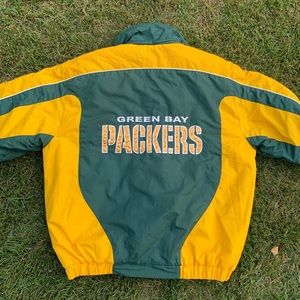 Vintage Green Bay Packers puffer jacket